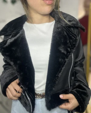 Chaqueta efecto cuero peluche