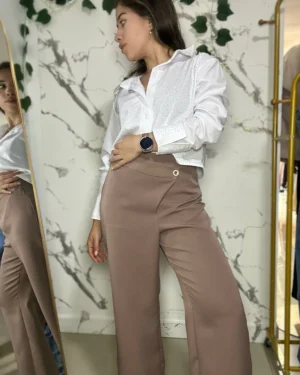 Pantalón botón cruzado