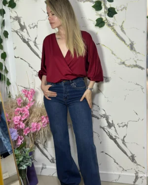 Jean bota ancha elástico.