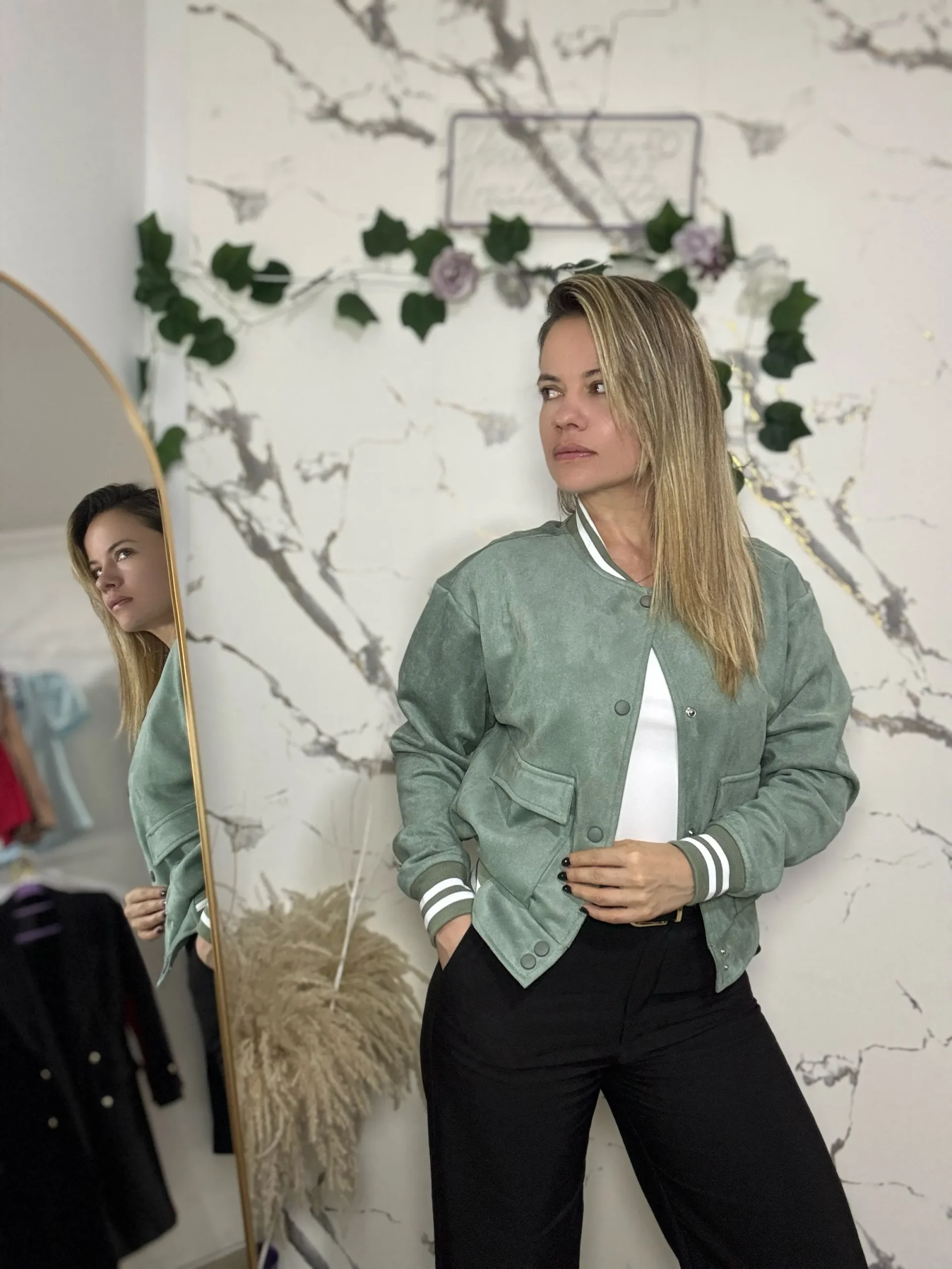 chaqueta-gamuza-beisbolera